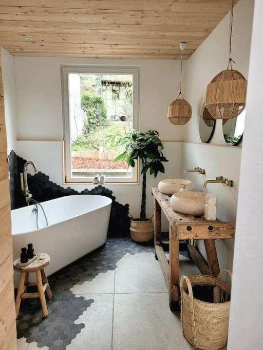 Superbe Appartement Avec Cheminee Вервье Экстерьер фото
